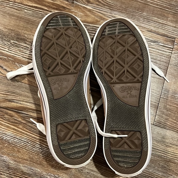 Brown/tan chuck Taylor’s - Picture 3 of 3